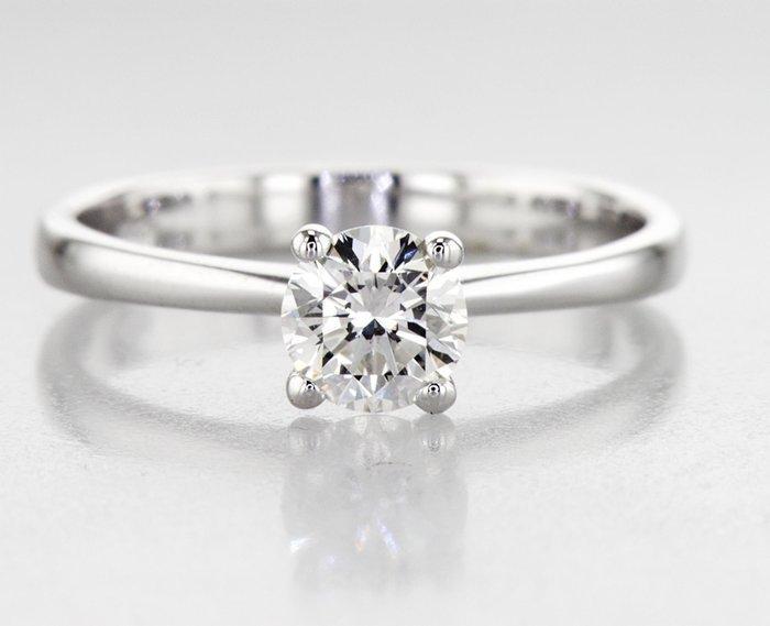 Ring - 14 karaat Witgoud - 0.70ct. tw. Diamant (Natuurlijk), Sieraden, Tassen en Uiterlijk, Ringen