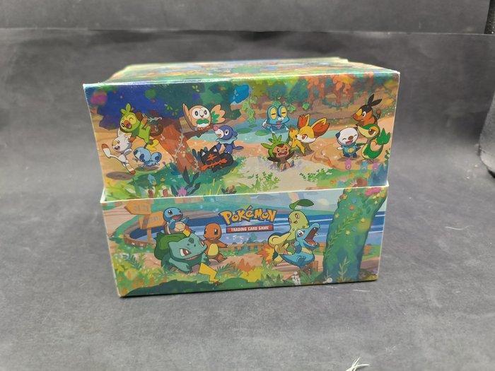 Pokémon - 1 Box - Celebrations Mini Tin Display 25th, Hobby en Vrije tijd, Verzamelkaartspellen | Pokémon