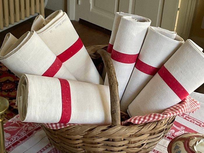 6 linnen theedoeken uit de late 19e eeuw met twee bloedrode, Antiek en Kunst, Antiek | Kleden en Textiel