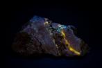Fluorescerend kwarts in dolomiet Calciet matrix La Sassa