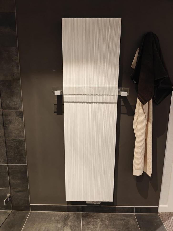 Designradiator Vasco 50x180 Japandi verticale lijnen - 0084, Doe-het-zelf en Verbouw, Verwarming en Radiatoren, Radiator, Nieuw