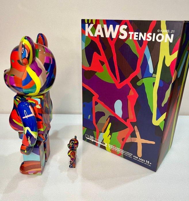 Kaws (1974) figuur - No Reserve - Kaws Tension Be@rbrick, Antiek en Kunst, Kunst | Designobjecten