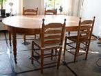 Een ovale grenenhouten tafel met 4 eetkamerstoelen, 20e eeuw, Gebruikt