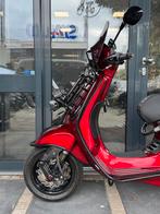 Vespa Sprint IGET Candy red | 80cc | Akrapovic | Carbon, Gebruikt, Overige modellen, Maximaal 45 km/u, Ophalen of Verzenden