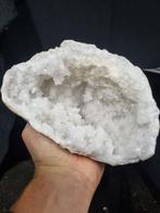 Kwarts HQ Grote bergkristal Geode - Hoogte: 185 mm -, Verzamelen, Mineralen en Fossielen