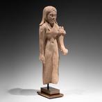 Oud-Egyptisch Geharde kalksteen Beeld van een koningin., Verzamelen, Mineralen en Fossielen