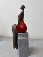 Hans & Bernadette te Wierik - Beeldje, Zittende vrouw - 30, Antiek en Kunst, Antiek | Glas en Kristal