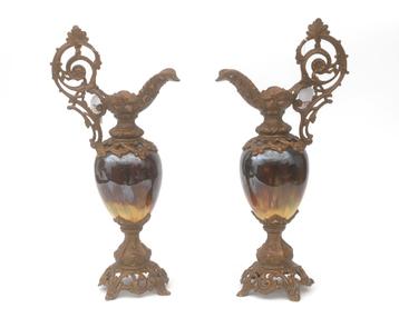 Twee Art Nouveau stijl vazen, 20e eeuw beschikbaar voor biedingen