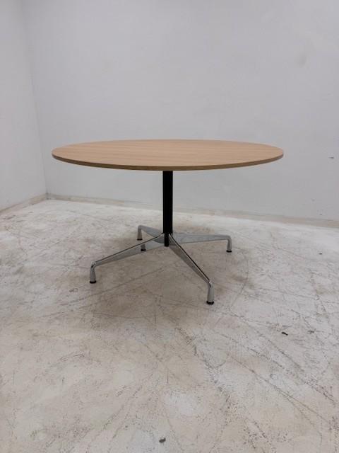 Vitra Eames Segmented Table Rond 120/130cm, Zakelijke goederen, Kantoor en Winkelinrichting | Kantoormeubilair en Inrichting, Tafel
