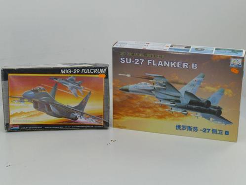 Schaal 1:48 Monogram 5825 MiniHobbyModels 80305 Flanker a..., Hobby en Vrije tijd, Modelbouw | Vliegtuigen en Helikopters, Gebruikt