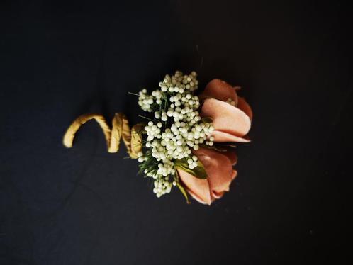 Corsage simply lieke cava roosjes met creme fieldberrie, Hobby en Vrije tijd, Knutselen, Nieuw, Ophalen of Verzenden