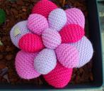 Paarse sierkussen gebreid 28 bij 13 cm 50% korting Op = op!, Verzenden, Nieuw, Roze