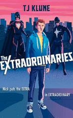 The Extraordinaries - EN - TJ Klune - Paperback, Boeken, Ophalen of Verzenden, Zo goed als nieuw, Fictie, T.J. Klune