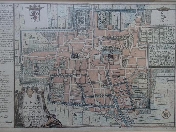 Gravure kleur plattegrond Den Haag, Nicolas de Fer, 1700, Antiek en Kunst, Kunst | Etsen en Gravures, Verzenden