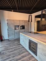 Nolte Showroom Keuken – Beton, greeploos incl. Apparatuur., Huis en Inrichting, Keuken | Complete keukens, Nieuw, Grijs, Overige typen