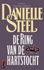 De ring van de hartstocht / Poema roman 9789024523108, Boeken, Verzenden, Gelezen, Danielle Steel