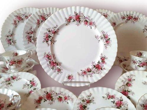 ROYAL ALBERT Lavender Rose - Tafelservies (24) -, Antiek en Kunst, Antiek | Meubels | Tafels