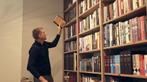Maatwerk design boekenkasten in noten of eikenhout: Westra, Huis en Inrichting, Kasten | Boekenkasten, Nieuw, Met deur(en), Glas