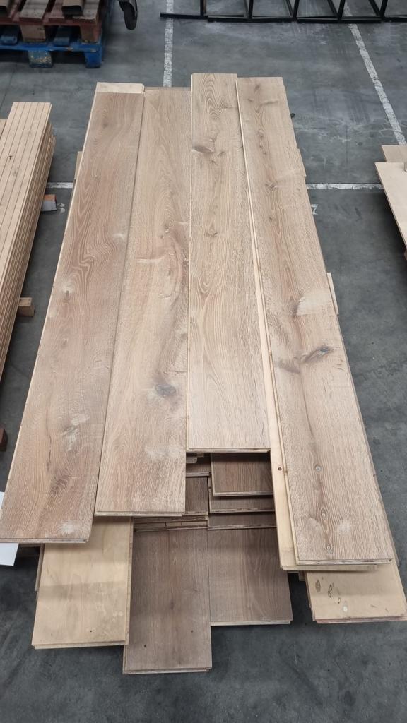 Restpartij 27,2 m2 eiken multiplank, behandeld, Doe-het-zelf en Verbouw, Hout en Planken, Plank, Zo goed als nieuw, Minder dan 25 mm