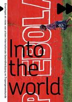 Into the world 9789490357221 Marlies Hummelen, Verzenden, Zo goed als nieuw, Marlies Hummelen