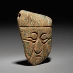 Mixteken, Mexico Jade Maskvormige hanger. 800 - 1200 n.Chr.