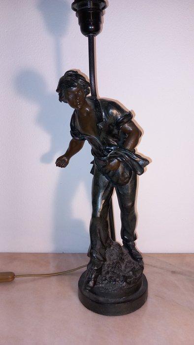 Dal modello di Auguste Moreau (1834-1917) - Tafellamp met, Antiek en Kunst, Curiosa en Brocante