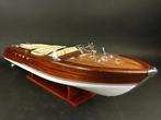 maquette riva 87 cm creme de Luxe en bois 1:10 - Modelboot, Nieuw