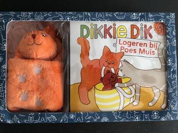 Boek Dikkie Dik  -   Logeren bij Poes Muis beschikbaar voor biedingen