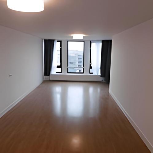 Appartement met 3 slaapkamers en balkon aan Pieter Calandlaa, Huizen en Kamers, Huizen te huur, Direct bij eigenaar, Amsterdam