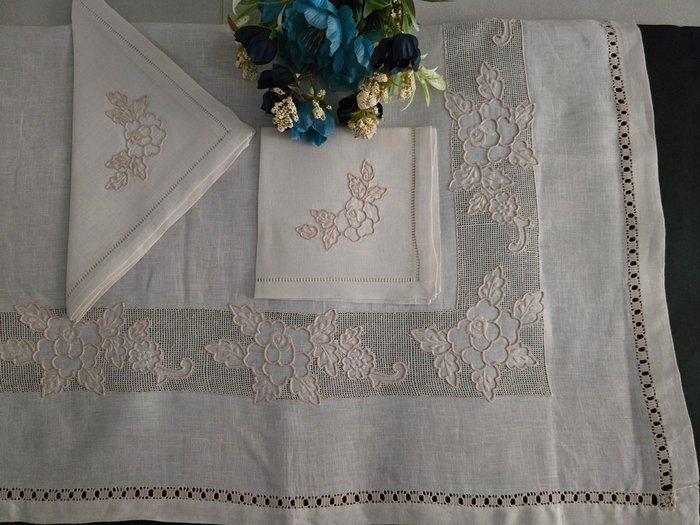 Tafelkleed - 280 cm - 178 cm - met de hand geborduurd, Antiek en Kunst, Antiek | Kleden en Textiel