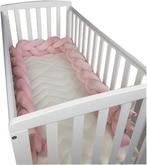 Bedbumper bedomrander - 280 cm lang - Gevlochten - Roze, Kinderen en Baby's, Babywiegjes en Ledikanten, Ophalen of Verzenden, Nieuw