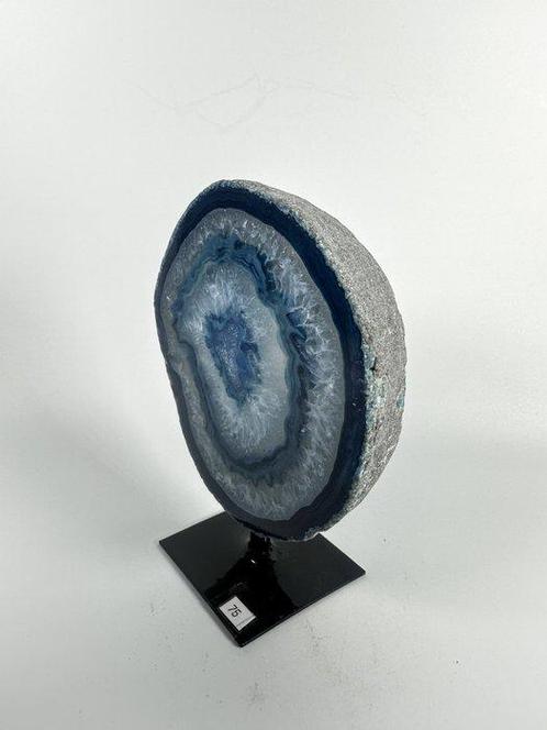 Agate with rock crystal geode on stand Geode - Hoogte: 110, Verzamelen, Mineralen en Fossielen