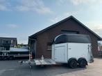 Prachtige Bockmann Koetsentrailer van 2023 met zadelkamer!!, Dieren en Toebehoren, Paarden en Pony's | Trailers en Aanhangwagens