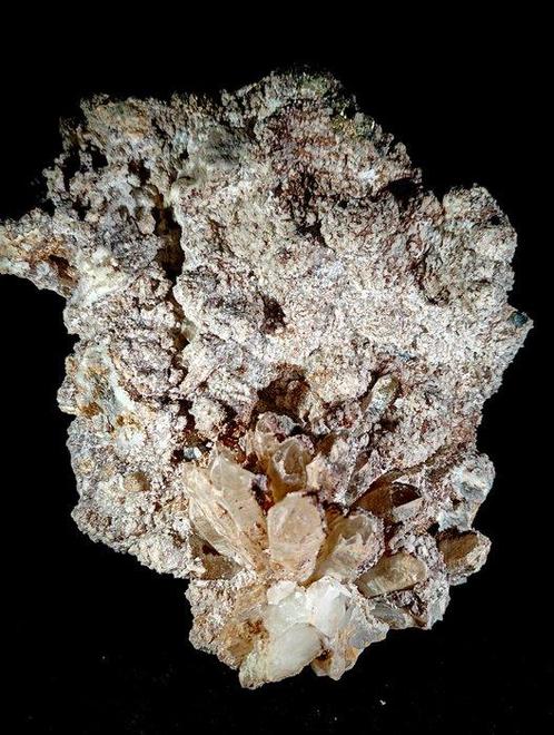 Kwarts pluim van kristallen met Dolomiet Kristallen op, Verzamelen, Mineralen en Fossielen