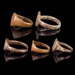 Middeleeuws Bronzen Ringen (Vijf Groepen) (Zonder, Antiek en Kunst
