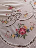 Tafelkleed - 248 cm - 160 cm - Tafelkleed met kruissteek, Antiek en Kunst, Antiek | Kleden en Textiel