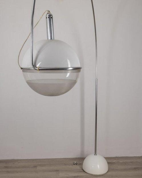 Harvey Guzzini - Fabio Lenci - Gebogen vloerlamp - Focus -, Antiek en Kunst, Antiek | Lampen