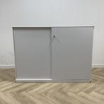 Kinnarps schuifdeurkast vv 4 legborden en sleutel, Huis en Inrichting, Kasten | Overige, Ophalen of Verzenden, Gebruikt