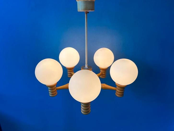Mid Century Opaline Glass Chandelier with Wooden Frame, Huis en Inrichting, Lampen | Kroonluchters, Nieuw, Ophalen of Verzenden