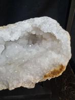 Kwarts HQ Grote bergkristal Geode - Hoogte: 190 mm -, Verzamelen