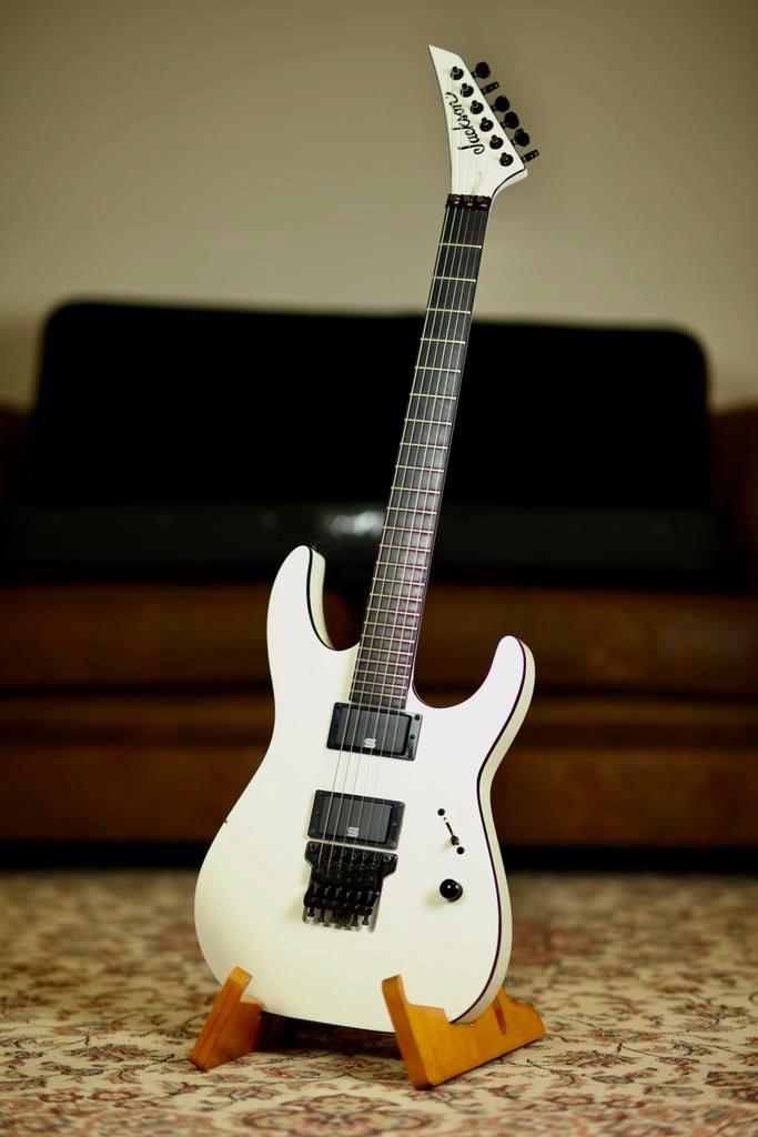 Jackson Pro Signature Mick Thomson Soloist | Arctic White, Muziek en Instrumenten, Snaarinstrumenten | Gitaren | Elektrisch