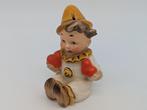 Goebel - Figuur - Sitzender Clown mit zwei Herzen - TMK1 -