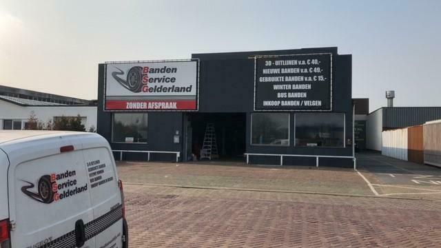 185 50 16 185 55 16 195 60 16 215 55 16 235 60 16, Auto-onderdelen, Banden en Velgen, 16 inch, Zomerbanden, Personenwagen, Gebruikt