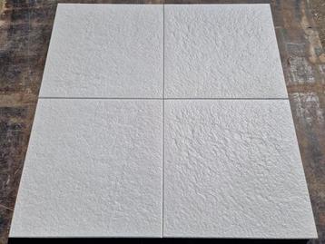 Veiling - 38,4 M2 Gecoate Tegel Grijs 40x40x4 Cm beschikbaar voor biedingen