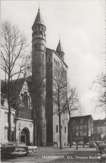 MAASTRICHT - O.L. Vrouwe Basiliek, Verzamelen, Ansichtkaarten | Nederland, Verzenden