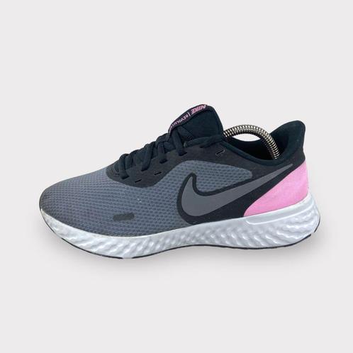 Nike Revolution 5 - Maat 40, Kleding | Dames, Schoenen, Sneakers of Gympen, Gedragen, Verzenden