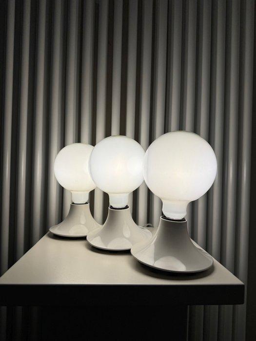 Artemide - Vico Magistretti - Wandlamp (3) - Teti - Plastic,, Antiek en Kunst, Antiek | Lampen