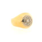 Gouden ovalen zegelring met diamanten | 0,57 ct., Gebruikt, Overige kleuren, 20 of groter, Ophalen of Verzenden