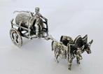 Miniatuur beeldje - Ossenkar met wijnvat miniatuur - .835