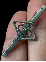 Curieus en maçonisch stropdasclip in Art Deco- of